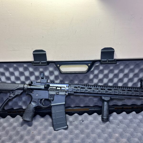 Daniel Defense DDM4 V11 5.56 Rifle – 15" Slim Rail, Mil-Spec Trigger, M-LOK Handguard