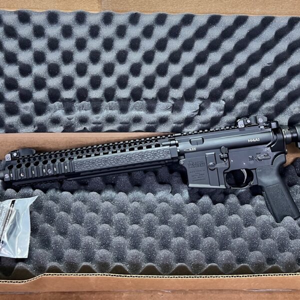 Daniel Defense M4A1 5.56 NATO Carbine AR15 – Black