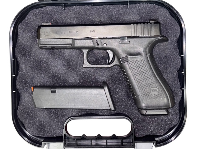 Glock 17 Gen 5 9mm – AmeriGlo Sights (2) 17-Round Magazines, Full-Size Duty Pistol
