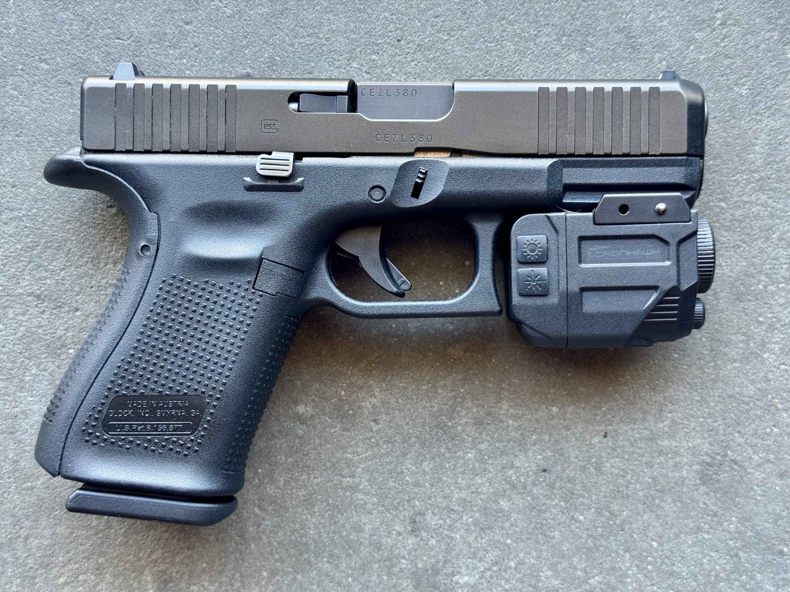 Glock 19 Gen 5 FS 4.02" 9mm 15rd w/ Light & Original Case Excellent