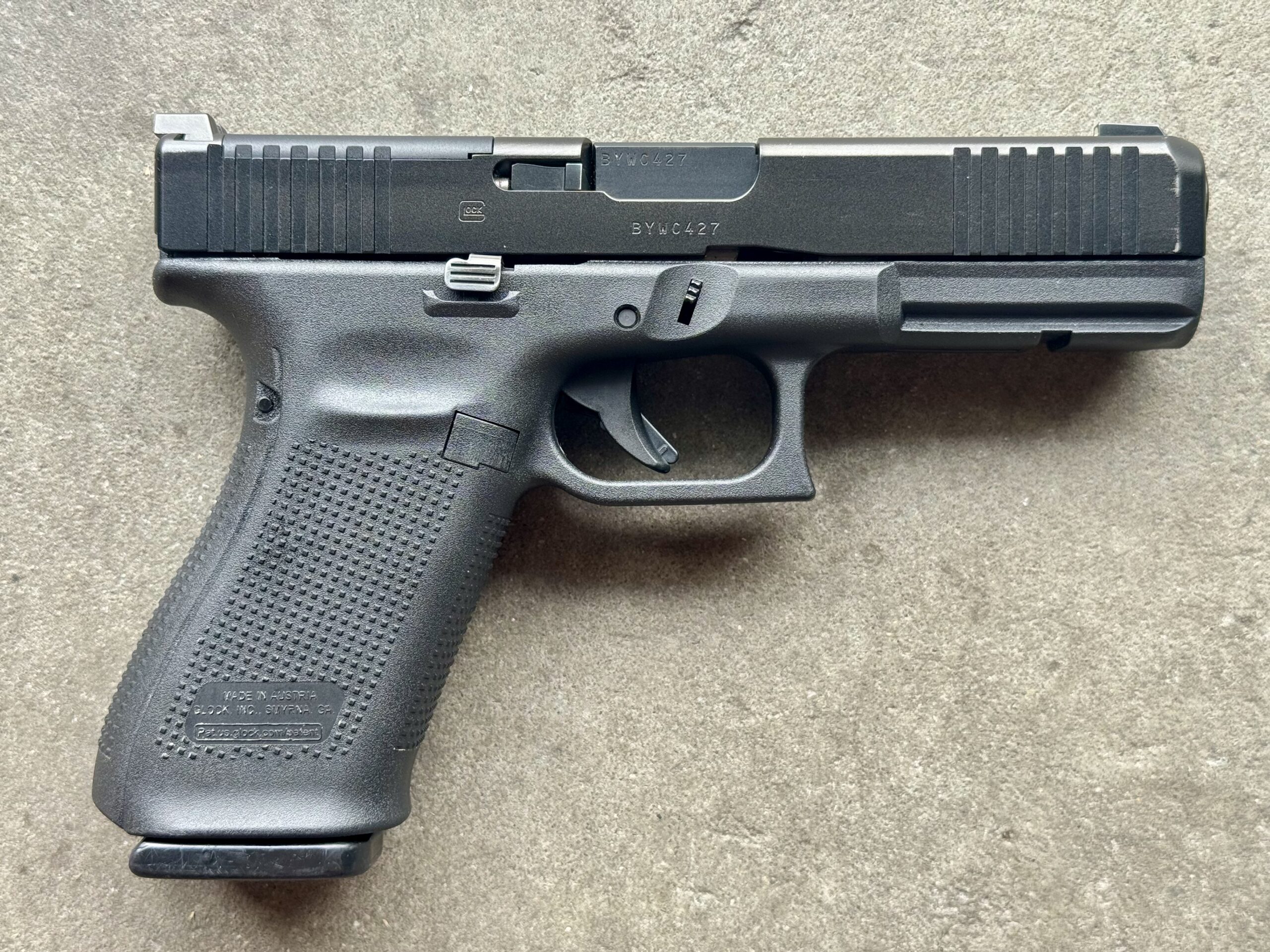 Glock 21 Gen 5 MOS 45 ACP 4.61" 13rd Night Sights Austria G21 Original Case