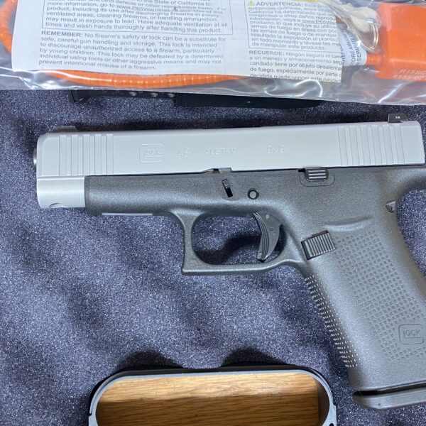 Glock 48 9mm 10 rd Two Mags Night Sights