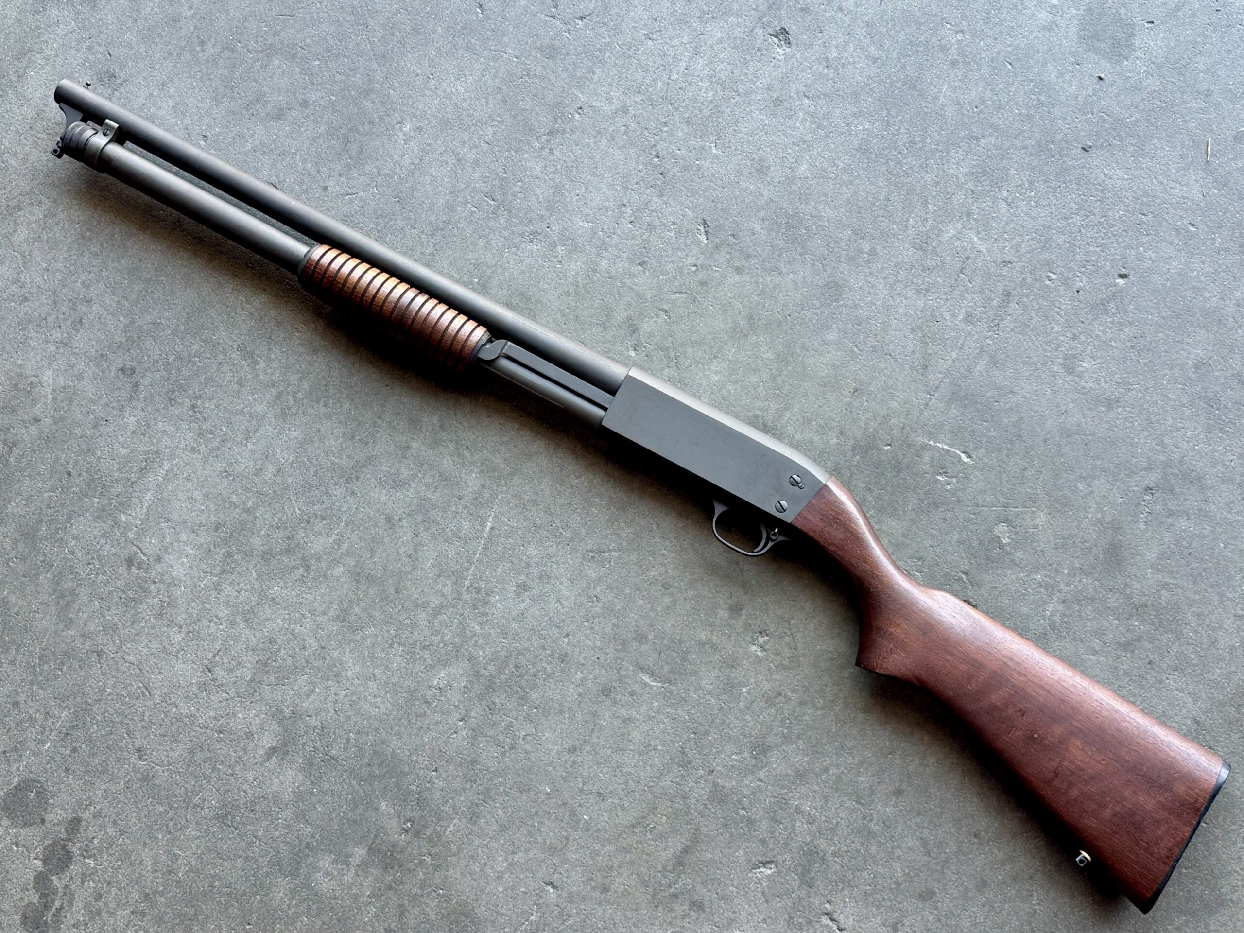 Ithaca Model 37 Featherlight 12 GA 20" Parkerized Police Special Riot Shotgun 1980