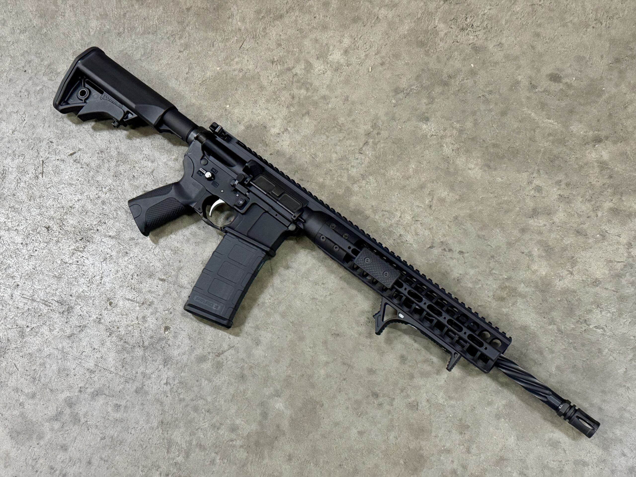 LWRC IC-DI 556 16" Fluted M6IC Ambi Lower Strike Industries Link MagPul