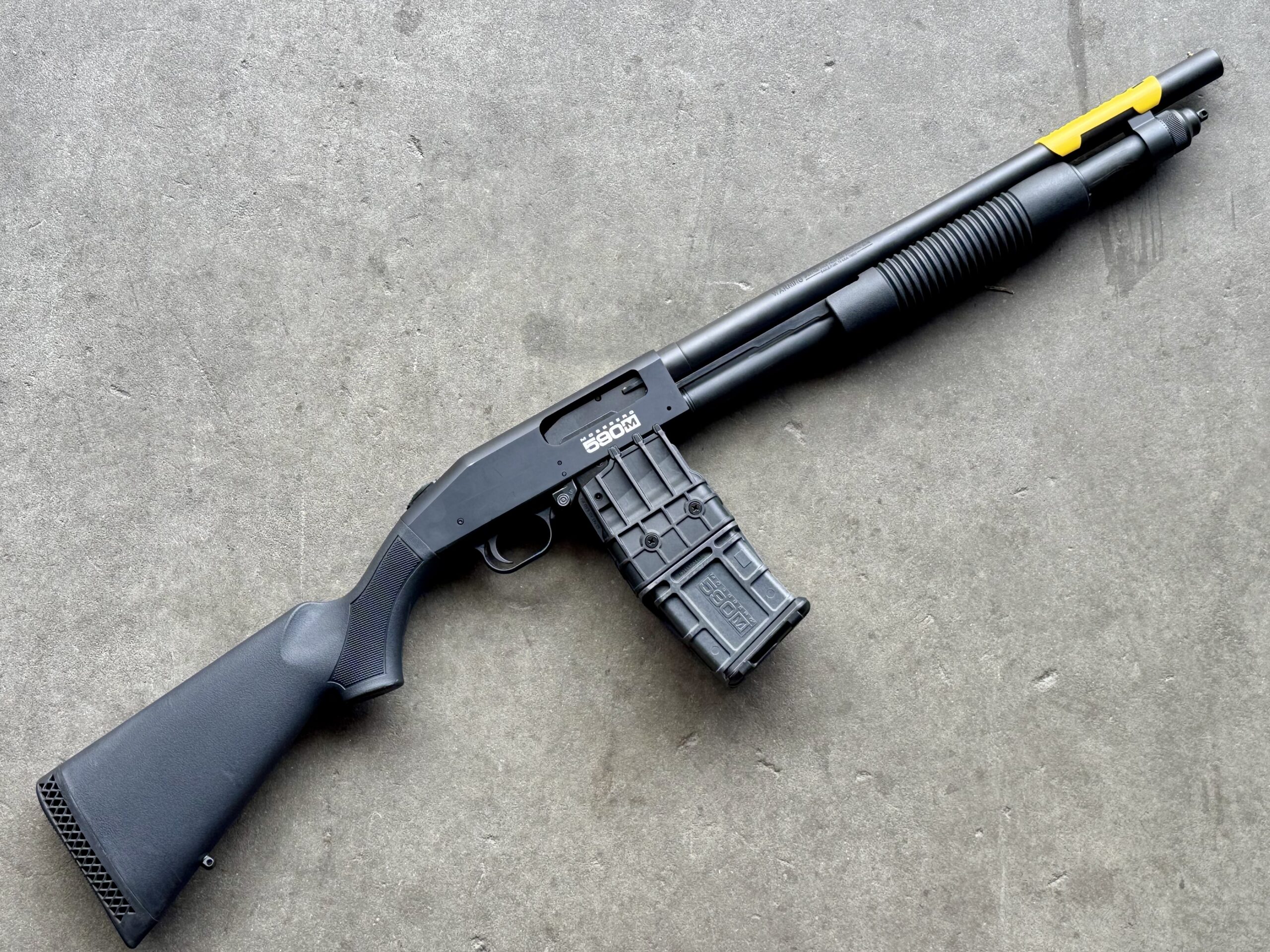 Mossberg 590M 18.5" 12 Gauge 10rd Mag Fed Pump Action 590 Display Model