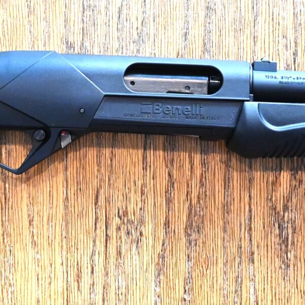 New Benelli SuperNova Tactical Pump-Action Shotgun 12 ga Pump Action with 4 + 2 Shot Magazine Extension Tube