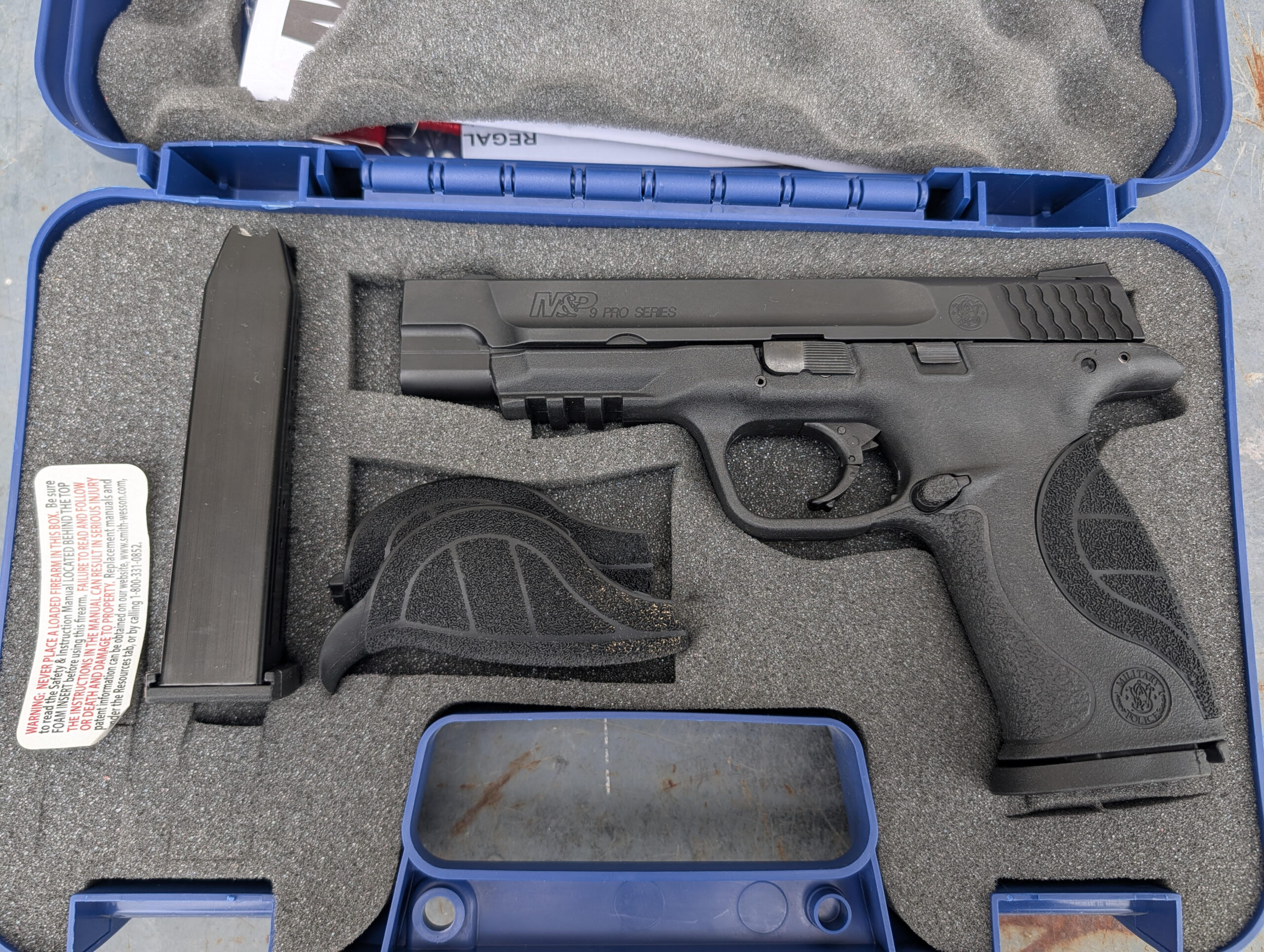 Pre-owned Smith & Wesson M&P9 Pro Series 9mm Two 17 rd Mags 178010