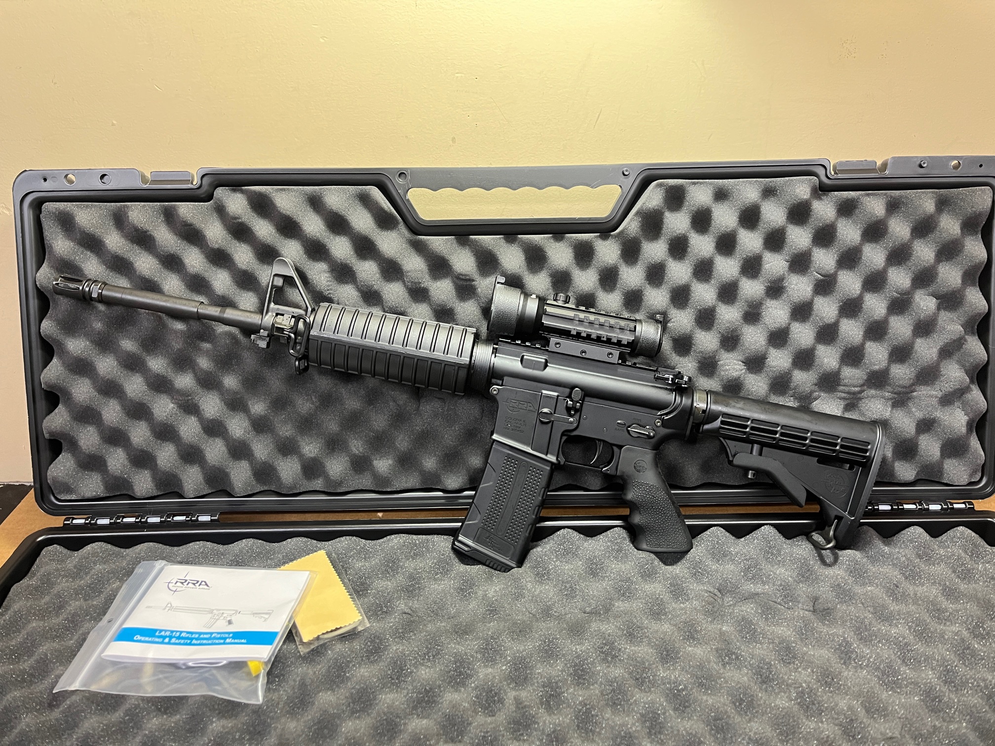 Rock River LAR-15 Entry Tactical 556 NATO AR-15 with Red Dot Optic AR1256
