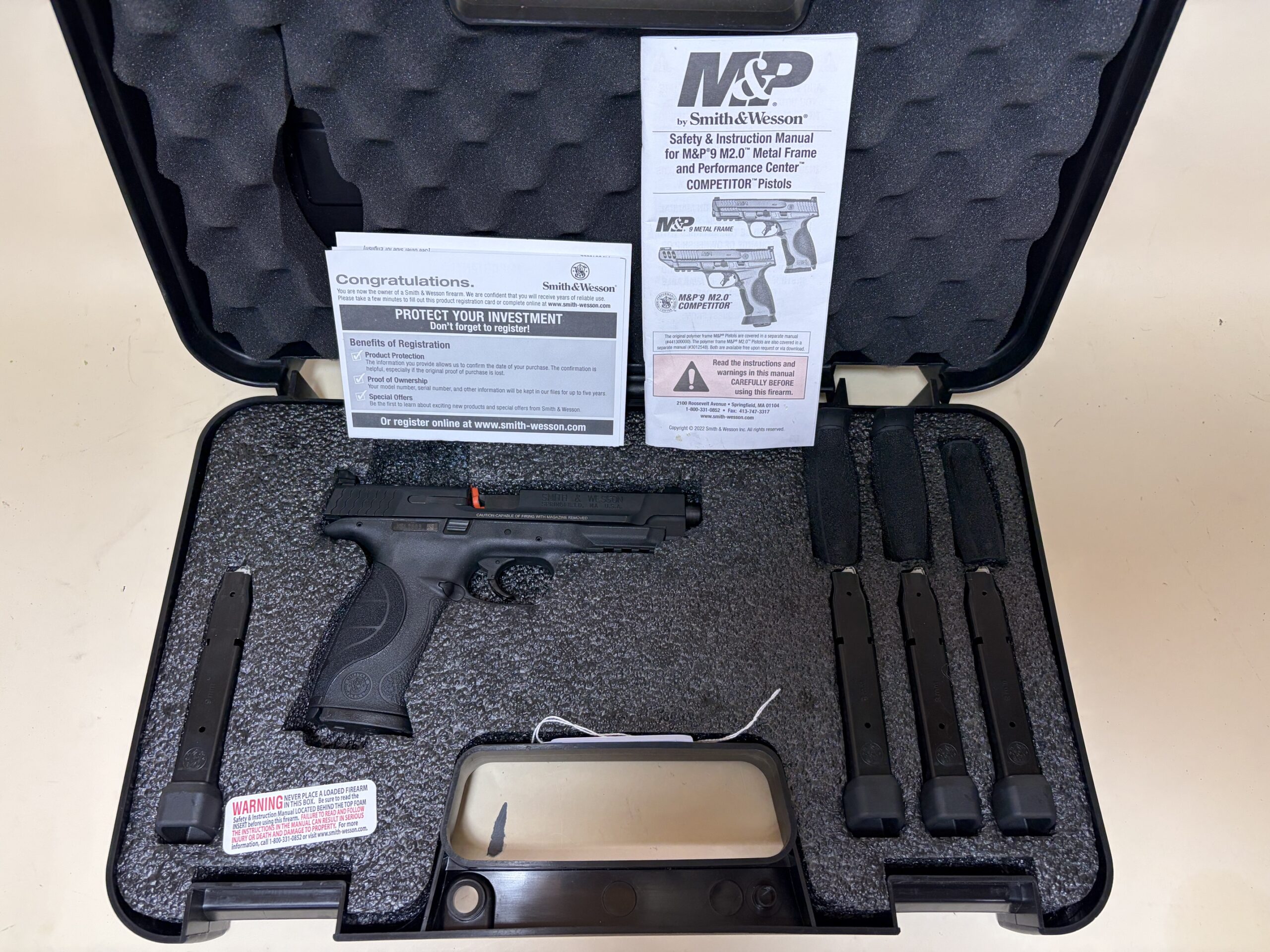 Smith & Wesson M&P9 Pro Series C.O.R.E. 9mm 5 Magazines