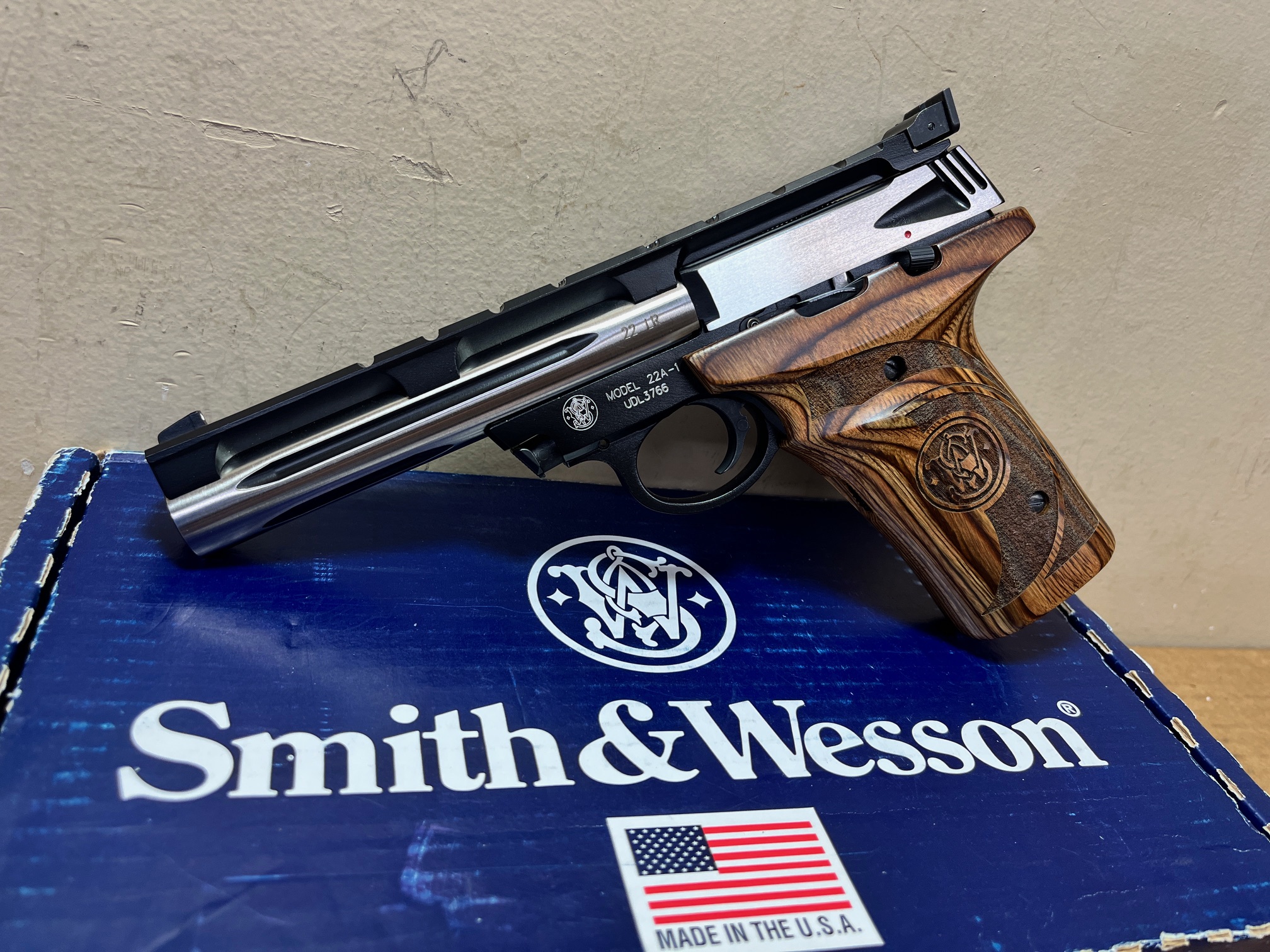 Smith & Wesson Model 22A-1 Target Pistol – .22 LR, 5.5" Barrel, Laminate Grips