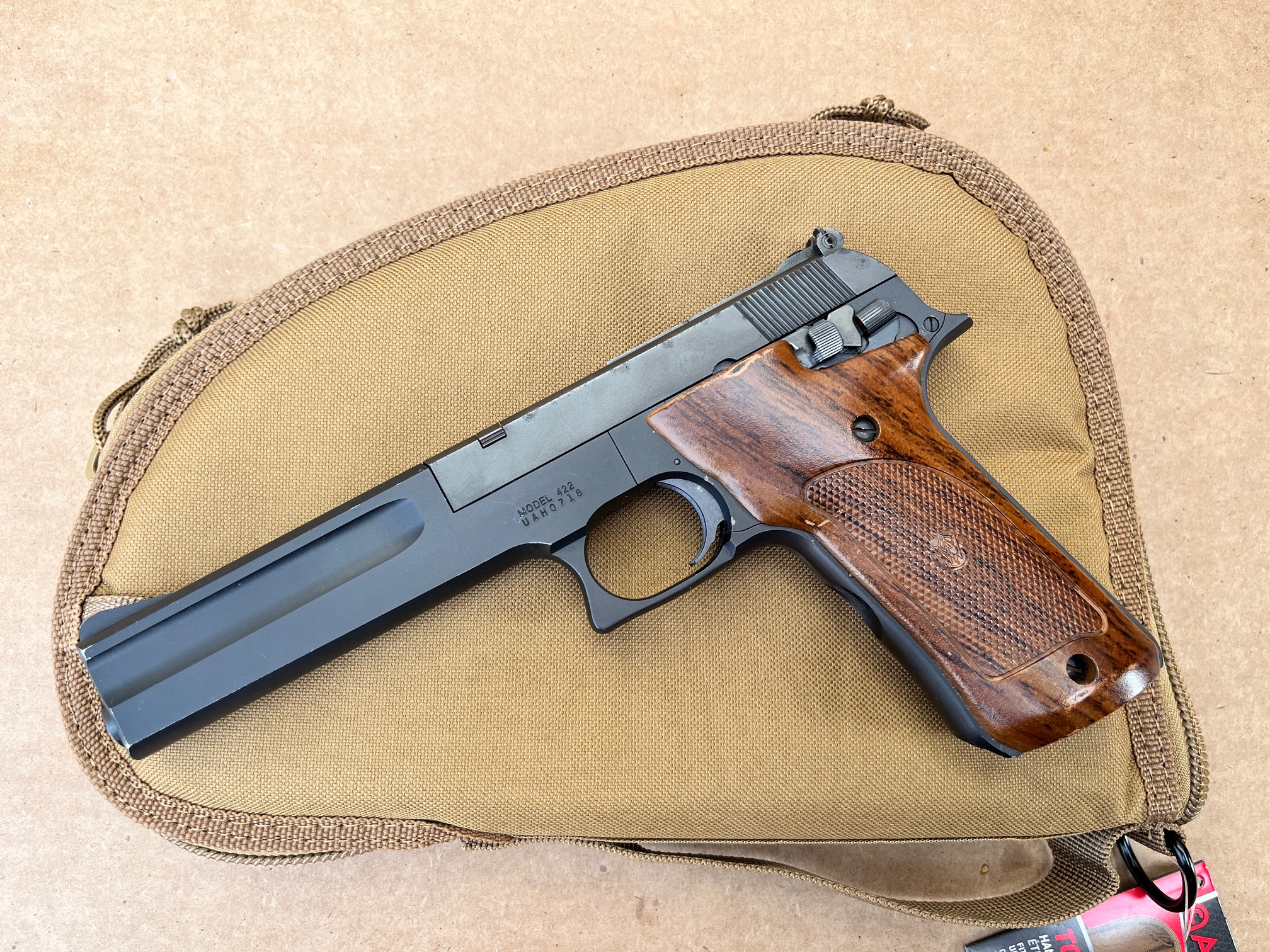 Smith & Wesson Model 422 – .22 LR Semi-Auto Target Pistol, 6" Barrel