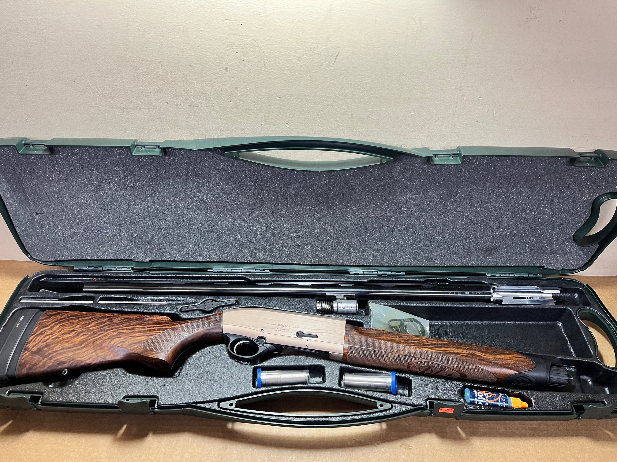 Used Beretta A400 Xplor Action 12 GA Shotgun – 28” Barrel, Bronze Receiver, Kick-Off, Walnut Stock