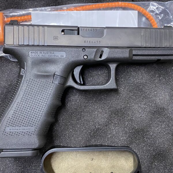 Used Glock 17 Gen 4 9mm Luger Night Sights Front Serrations