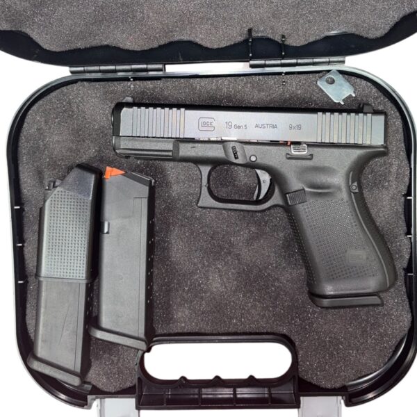 Used Glock 19 Gen 5 9mm – Compact, 3 Mags, Front Serrations, No Finger Grooves