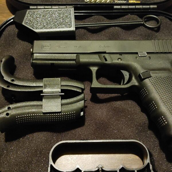 Used Glock 21 Gen 4 45 Auto 1-13 rd Mag Night Sights UG2150203