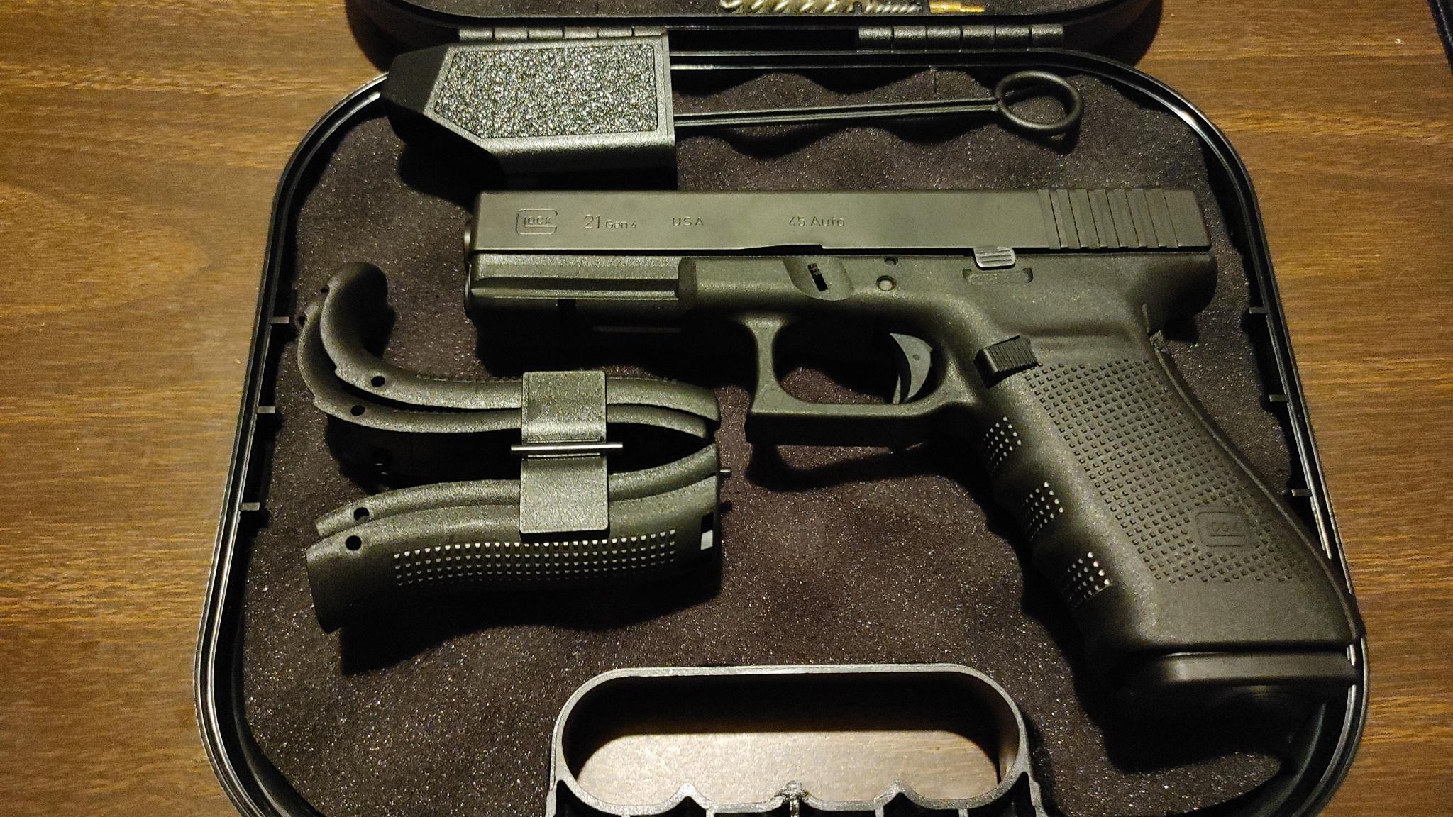 Used Glock 21 Gen 4 45 Auto 1-13 rd Mag Night Sights UG2150203
