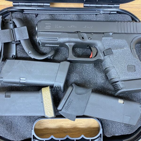 Used Glock 30 Gen 4 45 ACP 4 Mags - excellent condition!