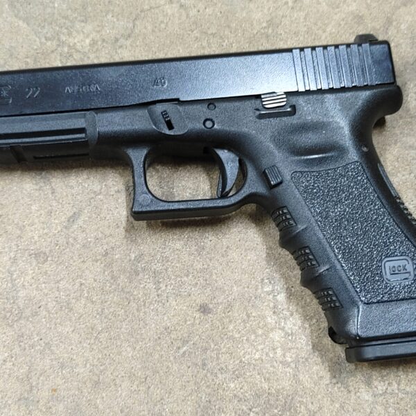 Used Police Trade Glock 22 Gen 3 40 S&W 1-15 rd Mag Night Sights - Refinished Black