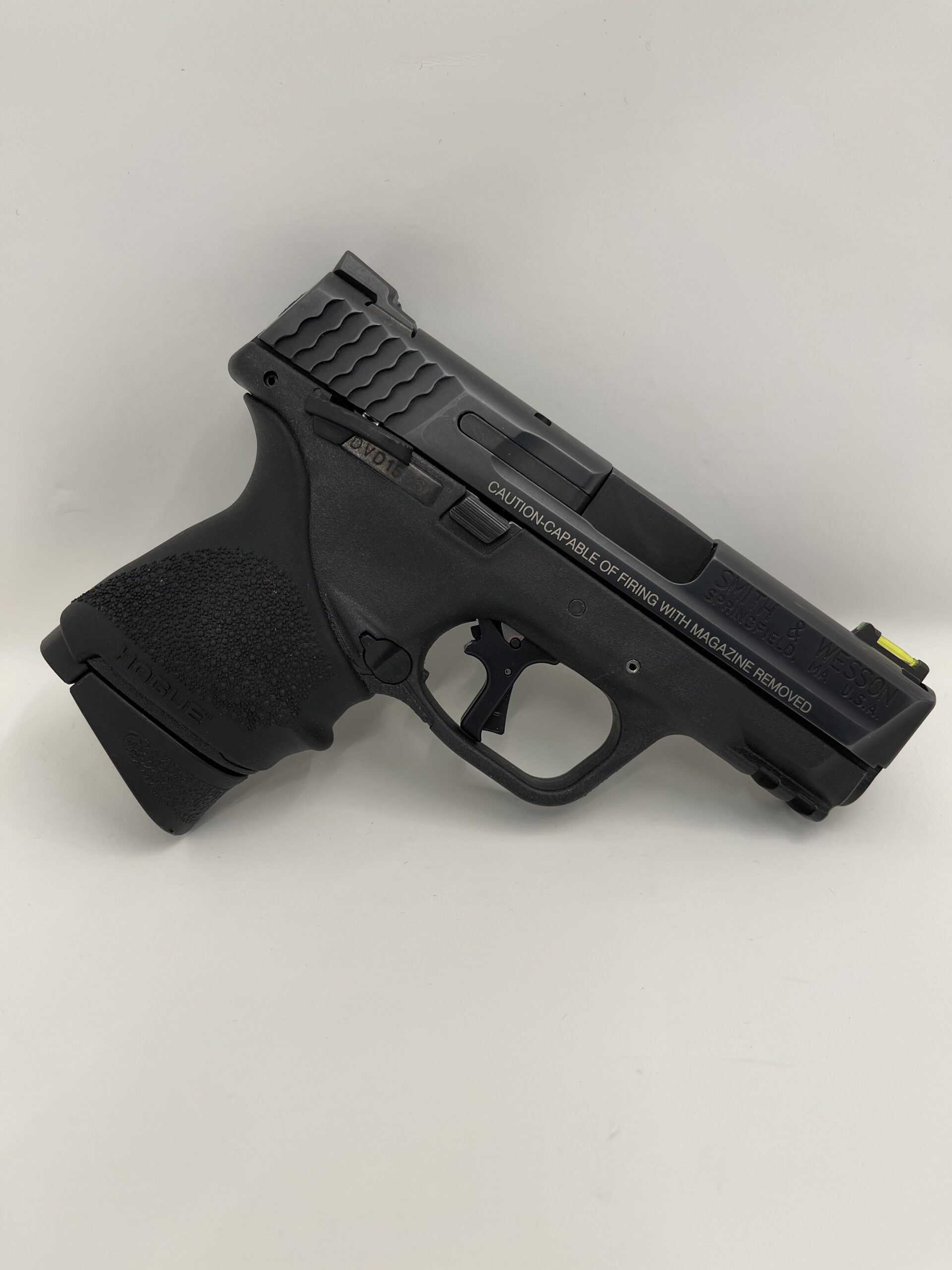 Used Smith & Wesson M&P 9C Compact 9mm Pistol - Black, 3.5" Barrel, 14+1 Rounds, Polymer Grips, 3-Dot Sights wRemovable Hogue Grip - Box Included....